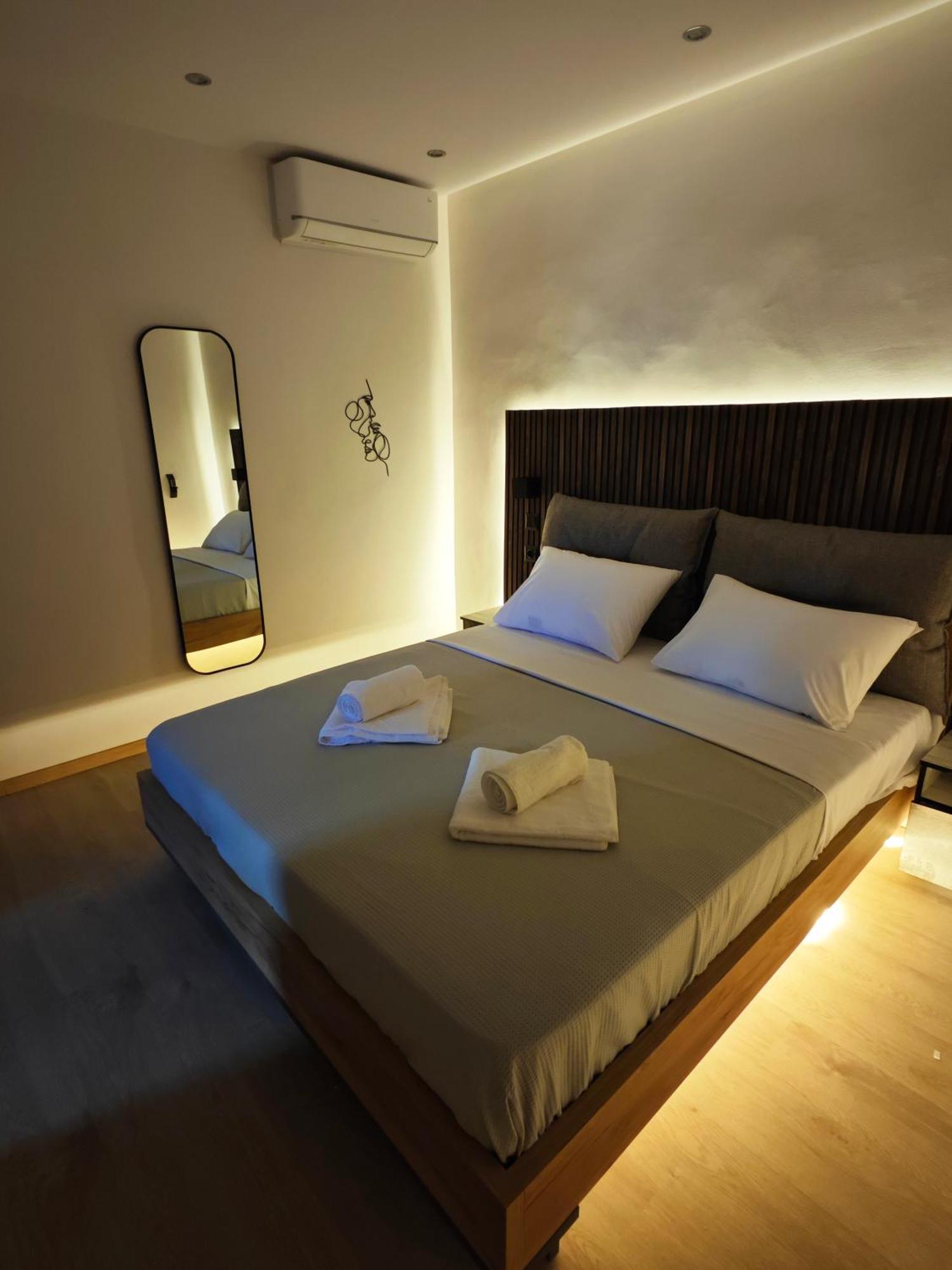 The Skeptic Home Thessaloníki Luaran gambar