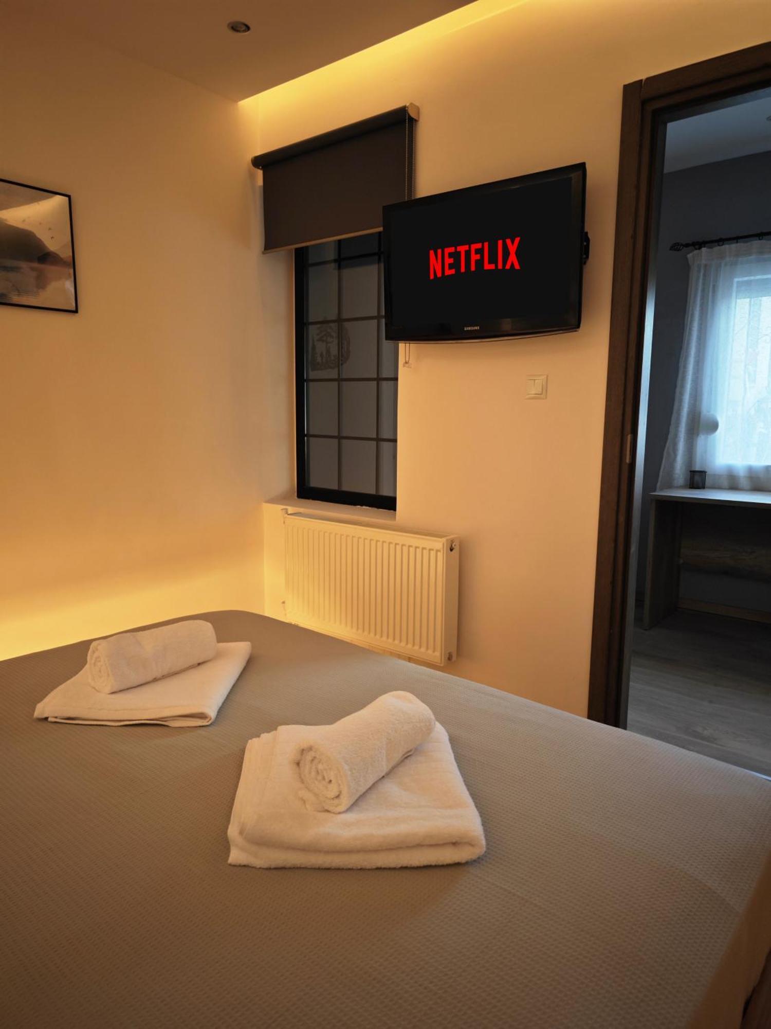 The Skeptic Home Thessaloníki Luaran gambar